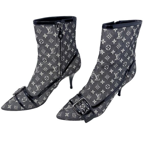 Louis Vuitton Gray Canvas Logo Ankle Boots with Buckles and Pointed Toes EU 39.5 - Picture 2 of 13